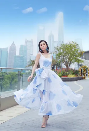 佘诗曼性感优雅写真图片第1张