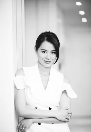 胡杏儿黑白时尚质感大片写真_7