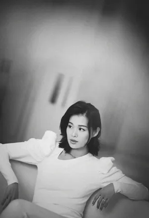 胡杏儿黑白时尚质感大片写真_8