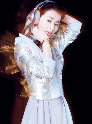 胡杏儿性感创意杂志写真