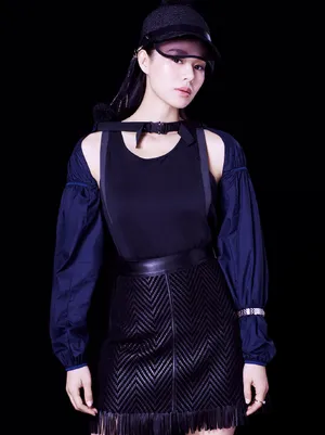 胡杏儿性感创意杂志写真_4
