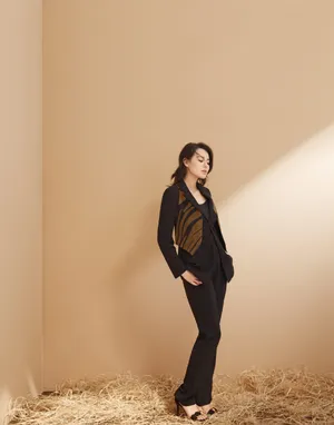 胡杏儿最潮时尚杂志写真