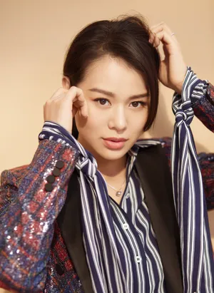 胡杏儿最潮时尚杂志写真_3