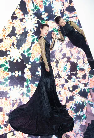 胡杏儿高雅性感时尚写真图片_1