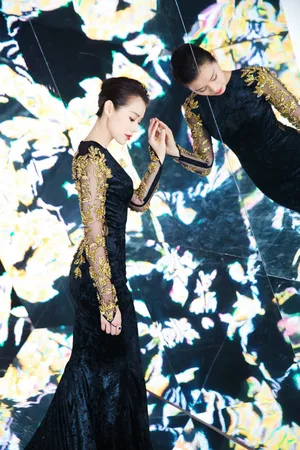 胡杏儿高雅性感时尚写真图片