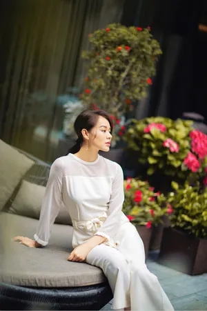 胡杏儿清新干练时尚写真图片_5