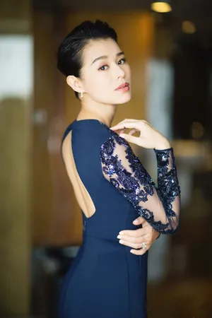 胡杏儿2018电视剧品质盛典高清写真图片