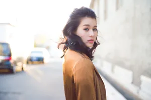 胡杏儿街拍图片:演绎慵懒睡衣风_4