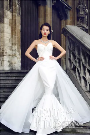 胡杏儿白色鱼尾婚纱惊艳时尚杂志写真_7