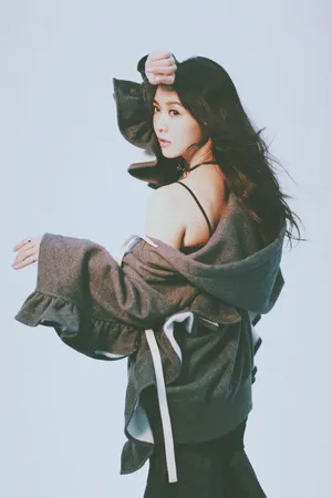 薛凯琪杂志封面性感写真图片_3