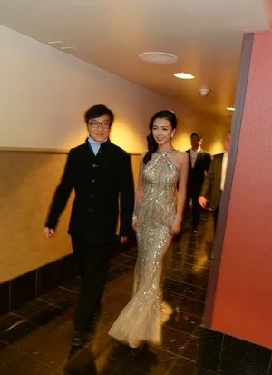 十二生肖北美首映礼成龙姚星彤携手亮相_2