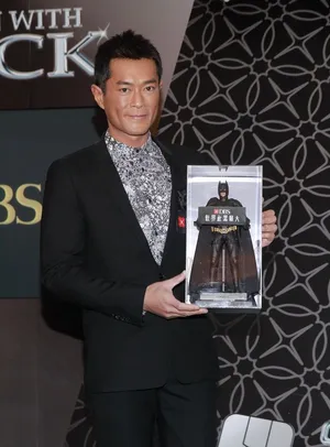 古天乐帅气出席活动自曝坚持家人团聚庆生_2