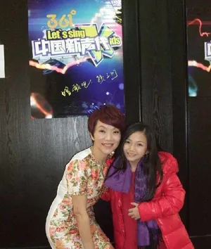 最小影后李馨巧晒与古天乐及众大咖合影_9