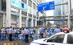 逃出生天3D街头拍摄刘青云古天乐搏命_3