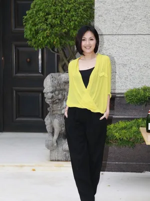 古天乐单身男女2片场庆生杨千嬅周渝民齐祝贺_6