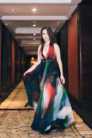 邓紫棋深V透视长裙性感写真图片_6
