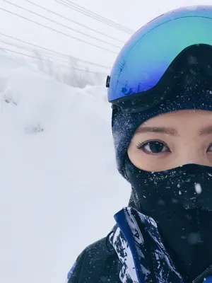 邓紫棋雪地滑雪写真图片_1