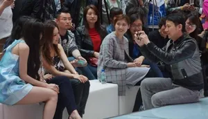 邓紫棋心情大好前排看秀 抹胸性感亮相遗忘封杀_2