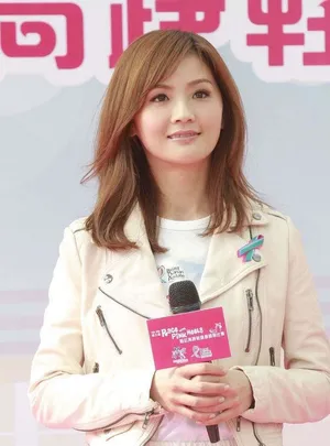 蔡卓妍助阵粉红高跟鞋慈善活动 自曝尚无意结婚