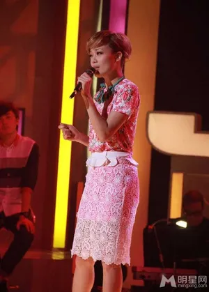 容祖儿郑伊健亮相劲歌金曲录影_9