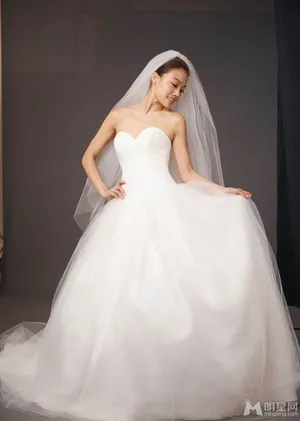 容祖儿首披婚纱 愿做小女人_2