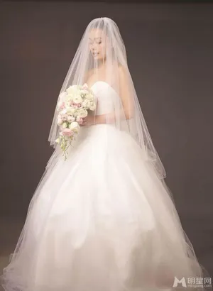 容祖儿首披婚纱 愿做小女人_4