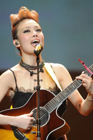 容祖儿巡演多伦多站 最新造型大秀性感_2