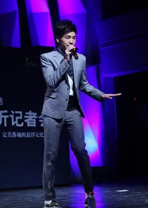 钟丽缇助阵孔令奇新碟记者会 性感热舞high翻全场_2