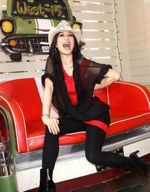 钟丽缇剪彩生活照 笑容甜美可人_6