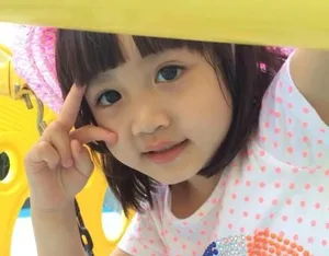 钟丽缇女儿Cayla生日晒萌照 可爱爆棚_6