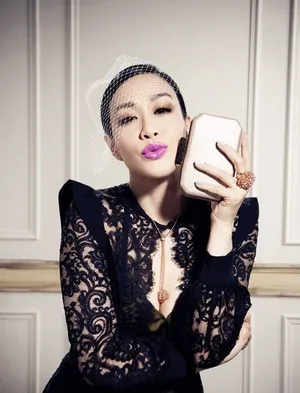 钟丽缇性感大片 胸门大开妩媚无限