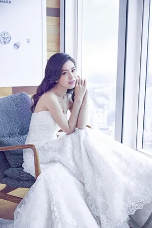 文咏珊《新娘ModernBride》性感婚纱写真图片_5