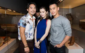 文咏珊活动照图片：性感礼服裸背诱惑图片