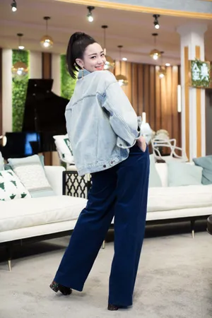 张天《歌手》高清图片