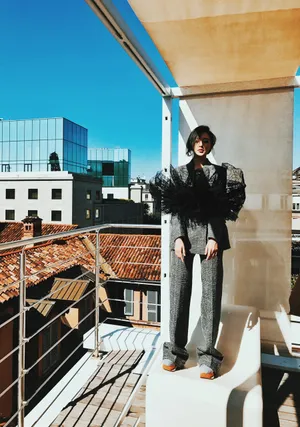 张天爱初秋西服慵懒风写真图片_4