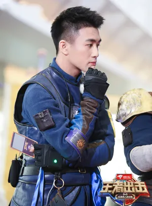 何猷君《王者出击》高清图片