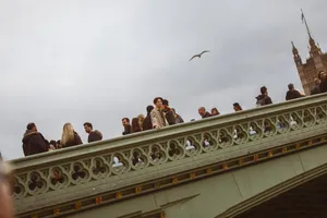 王嘉尔伦敦街头帅气街拍写真图片_5