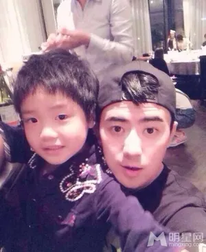 曹格儿子joe生日会 黄磊张歆艺现身献祝福图片_11