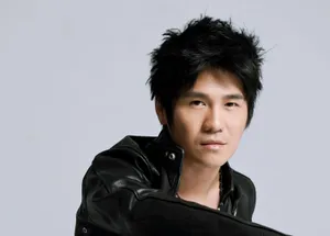 《爸爸去哪儿2》曹格写真图片 自曝就喜欢趴在老婆身上_10