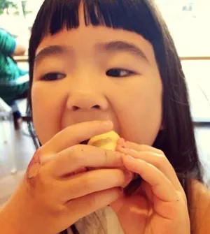 曹格女儿姐姐吃货照 只愿做一个安静的吃货