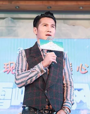曹格携子女现身捞金图片 grace姐姐被玩偶吓哭_8
