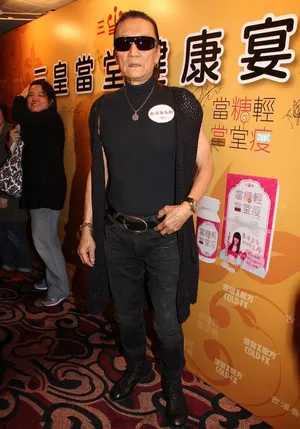 谢贤精神饱满驳斥“暗病”说 丁子高澄清欠债传闻_9