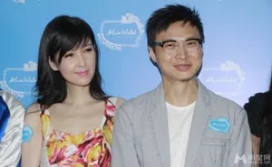 古巨基荣升老板甜蜜亲吻妻子 英皇高层现身送祝福_5