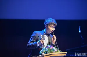 古巨基伦敦国际华语电影节获得最佳男配角 粉丝现场激动落泪