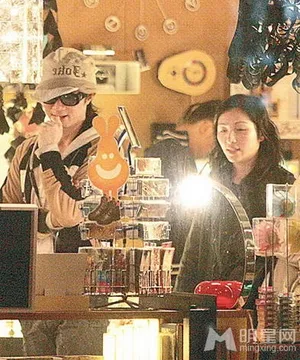 古巨基将于相恋20年女友结婚 亲密照曝光_7