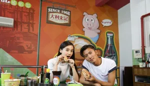 谢霆锋Angelababy开心进餐图片 两人兄弟相称_8