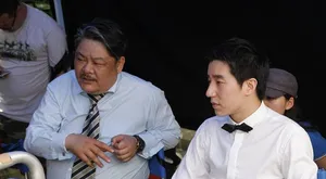 探班了不起的周先生 房祖名片场控诉被虐待_2