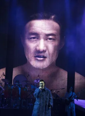 陈奕迅新舞台买亿万保险 长沙惊悚老年妆开唱_6