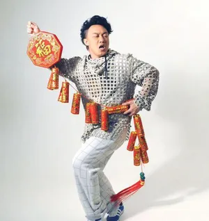 陈奕迅新年贺岁写真图片 搞怪俏皮贺新春_2
