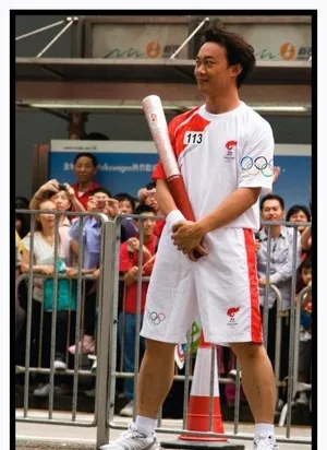 陈奕迅奥运会火炬传递现场照  搞怪有趣_3